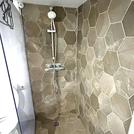 Le Plein Centre Apartment